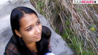 Pozwolono mu analnie przelecieć gorącą латиноамериканку w starej развалине