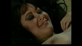 ���සභ්ය දේවතාවිය ආසියාවේ Carerra ගැඹුරු වෙනුවෙන් වෙහෙස මහන්සි වී කුකුළා ���සභ්ය දේවතාවිය ආසියාවේ Carerra ගැඹුරු වෙනුවෙන් වෙහෙස මහන්සි වී කුකුළා