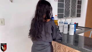 Брюнет сүйөт секс Брюнет сүйөт секс